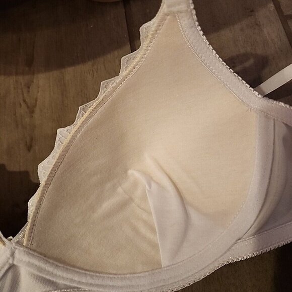 Vintage NWT Walgreens Vanessa Bra 38C White Wireless Lined - Picture 6 of 6